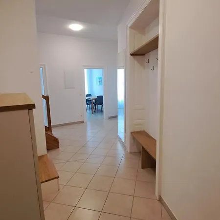 Moebliertes In Zentrumsnaehe * Wien