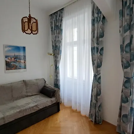 Apartment Moebliertes In Zentrumsnaehe *