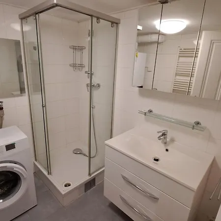 Apartment Moebliertes In Zentrumsnaehe