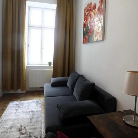 Schoene Dreizimmerwohnung Direkt Am Augarten Viena