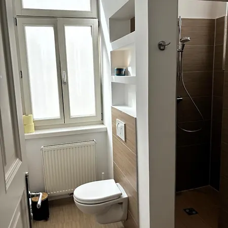 Schoene Dreizimmerwohnung Direkt Am Augarten