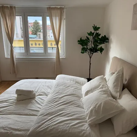 2br, Danube, Central, U6 & S-bahn - Axara Housing Brn 16 Vienna
