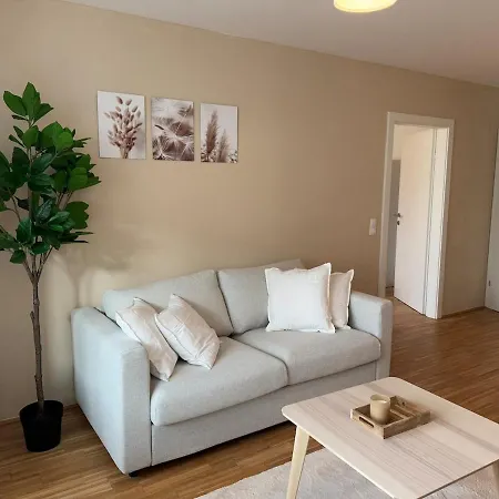 Apartment 2br, Danube, Central, U6 & S-bahn - Axara Housing Brn 16 *