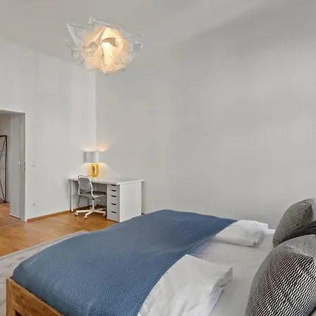 Close To Shopping Street I 2 Minutes To Naschmarkt Vienna