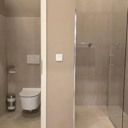 Elegance Hotel