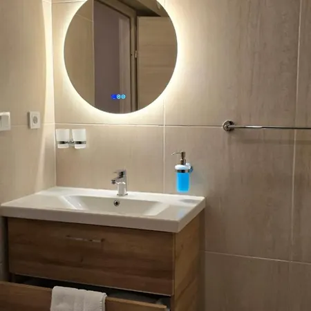 Elegance Hotel 4*