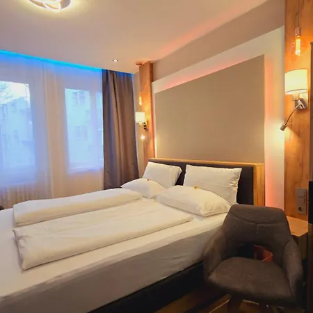 Elegance Hotel 4*