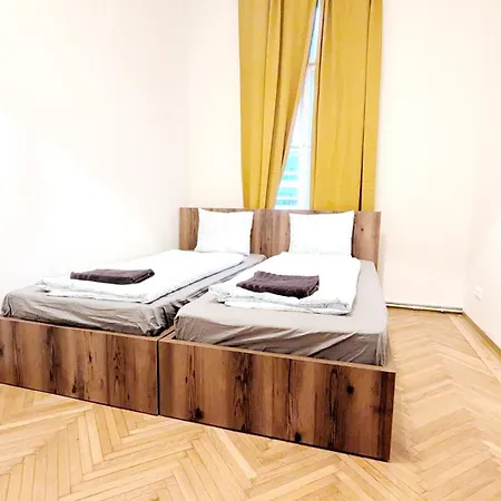Spacious - 15 Min From Airport & Center, 5 Min From Main-bus Station Ez9 Vídeň