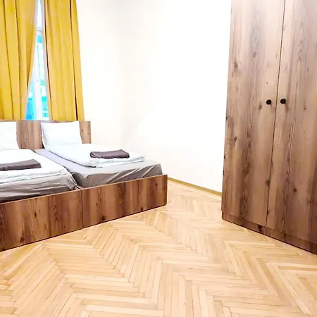 Spacious - 15 Min From Airport & Center, 5 Min From Main-bus Station Ez9 * Vídeň