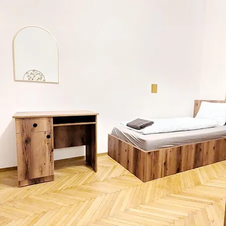 Spacious - 15 Min From Airport & Center, 5 Min From Main-bus Station Ez9 Ubytování v soukromí *