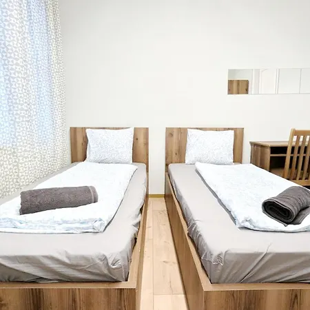 Spacious - 15 Min From Airport & Center, 5 Min From Main-bus Station Ez9 Vídeň