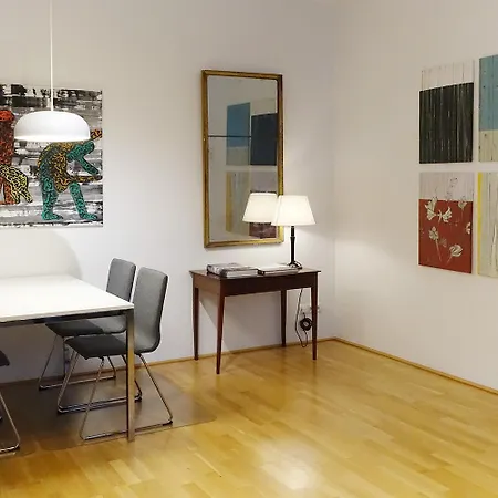 Apartment Charmante Neu Renovierte In Der Naehe Des Stadtzentrums Vienna