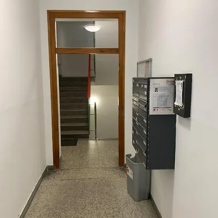 Two Double Bedrooms In Center *