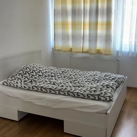 Two Double Bedrooms In Center *