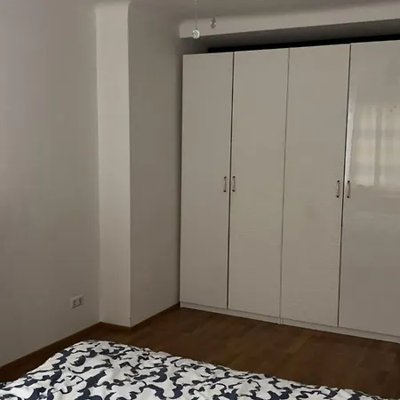 Two Double Bedrooms In Center Apartment *