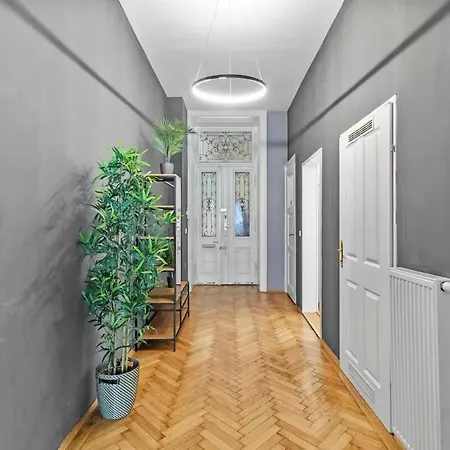 Spacious 3br I At Mariahilfer Strasse I Wifi Vienna