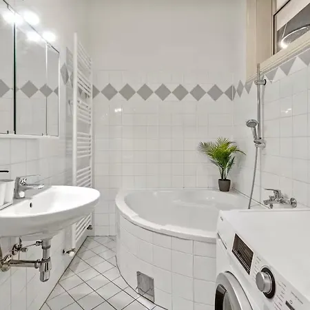 Spacious 3br I At Mariahilfer Strasse I Wifi