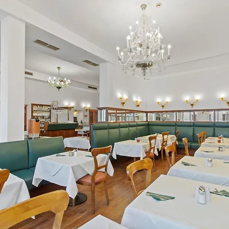 Schild Hotel 4*