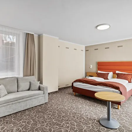 Schild Hotel