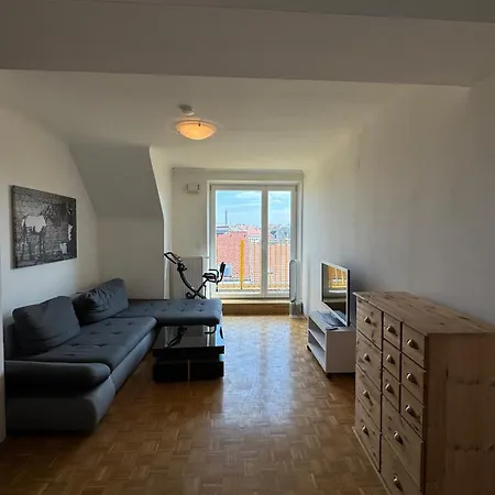 Apartmán Cozy With Balcony Near Yppenplatz! *