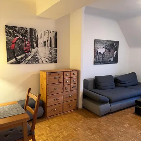 Apartmán Cozy With Balcony Near Yppenplatz! *