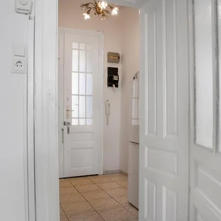 Comfy 2br Near Downtown For Longstays Apartment *
