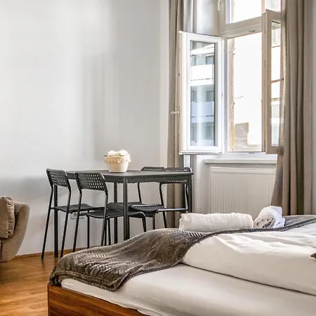 Comfy 2br Near Downtown For Longstays Vienna