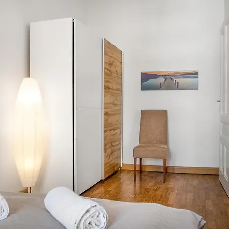 Comfy 2br Near Downtown For Longstays Apartment