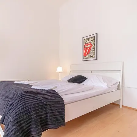 Apartment Viennese 3br Apt. Near Wiener Stadthalle & Vienna