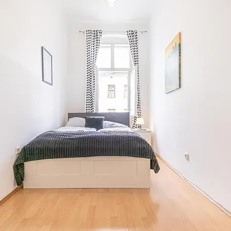 Viennese 3br Apt. Near Wiener Stadthalle &