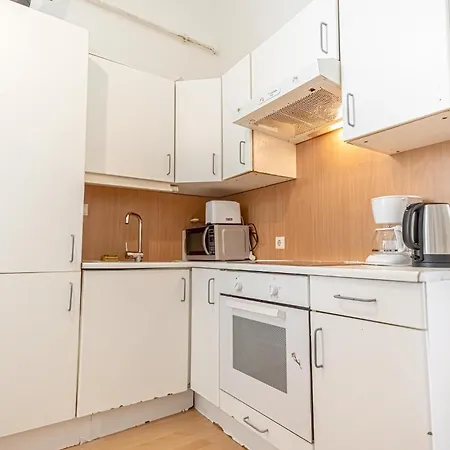 Sweet 3br Shared Near Wiener Stadthalle & Апартаменты Вена