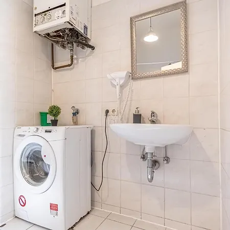 Sweet 3br Shared Near Wiener Stadthalle & Апартаменты *