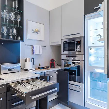 Executive Schottenring Apartment Vienna