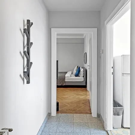 French Balcony - 45m² - Szeneviertel *