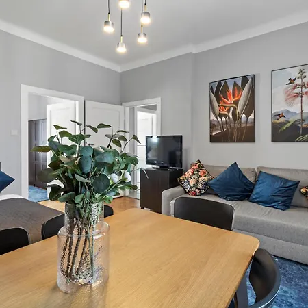 French Balcony - 45m² - Szeneviertel Vienna