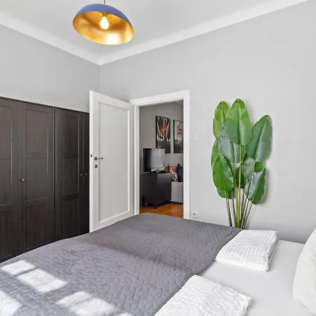 Apartment French Balcony - 45m² - Szeneviertel Vienna