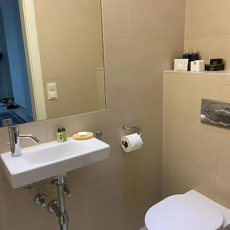 Luxury Serviced 3-bedroom Flat In Vienna's 1st District Apartment *