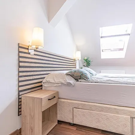 Chic & Comfy 3br In The Heart Of Apartment Vienna