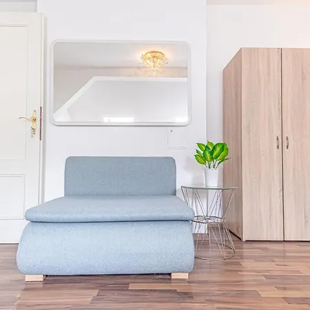 Spacious 3br Shared Apt, Very In