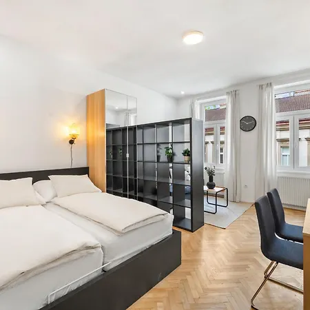 Bright And Quiet Apartments, Just 10 Minutes To U4, U6 And Schoenbrunn Palace Appartement Wenen