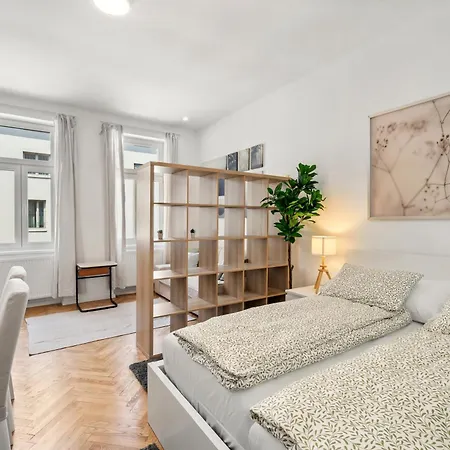 Bright And Quiet Apartments, Just 10 Minutes To U4, U6 And Schoenbrunn Palace * Wenen