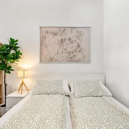 Appartement Bright And Quiet Apartments, Just 10 Minutes To U4, U6 And Schoenbrunn Palace