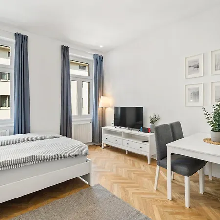 Bright And Quiet Apartments, Just 10 Minutes To U4, U6 And Schoenbrunn Palace Appartement Wenen