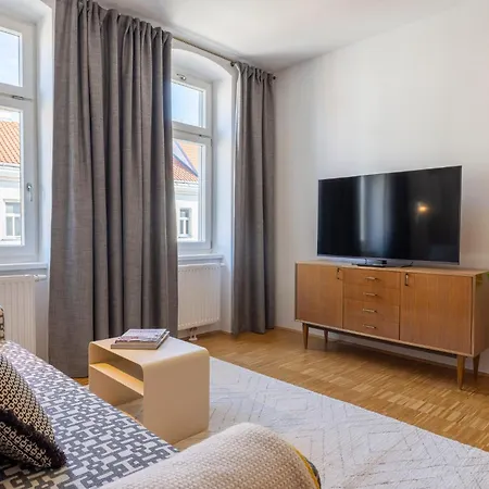 My In - Landstrasse Longstay