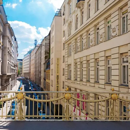 Luxury Serviced 3-bedroom Flat In Vienna's 1st District *