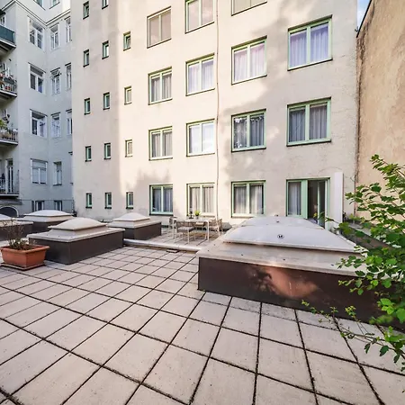 Home1 - Josefstadt فيينا
