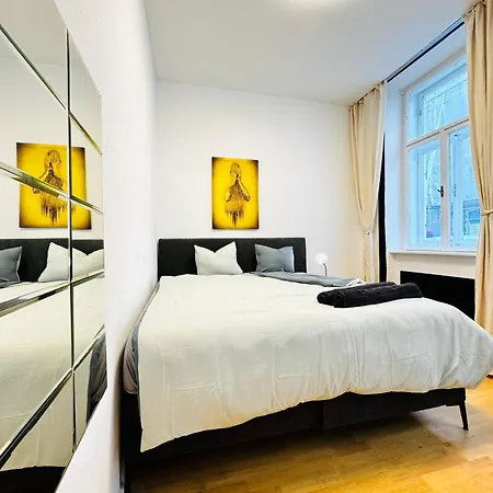 Comfy 2br Apt, For 5p, Easy Access To Stadthalle Apartmán