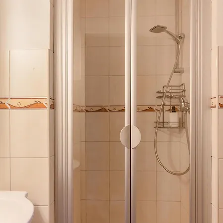 Apartment 2br Apt, Suitable For Longstays, Location