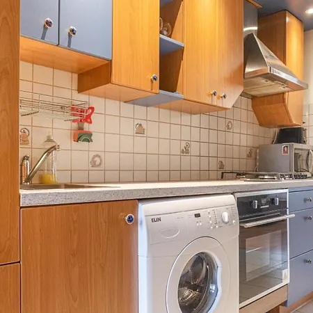 Apartment 2br Apt, Suitable For Longstays, Location *