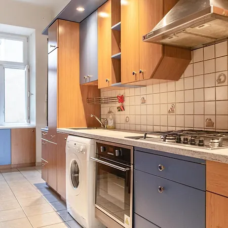 2br Apt, Suitable For Longstays, Location Apartment Vienna